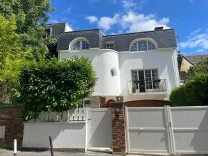 Belle maison, 15mn de Paris, 2 parkings gratuits - 卡尚