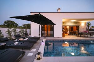 VilaMore - 3 bedrooms & pool