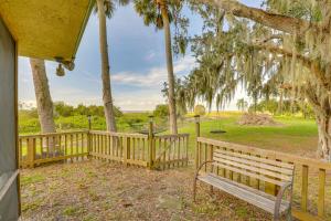 On Lake Istokpoga: Lorida Home w Lanai!
