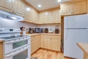 On Lake Istokpoga: Lorida Home w Lanai!