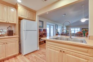 On Lake Istokpoga: Lorida Home w Lanai!