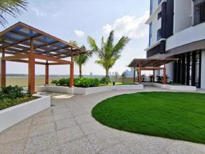 Almas Puteri Harbour Suite Johor Bahru Cosy Room 5 min to Legoaland Medini near 2nd Link by HomeSpace