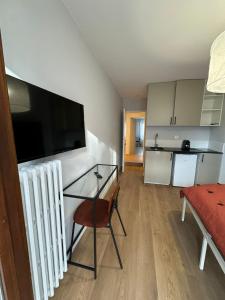 M073 Marquer joli studio centre ville dAnnemasse