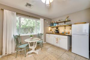 1 Mi to Lake Dora Cottage with Shared Yard and Patio!