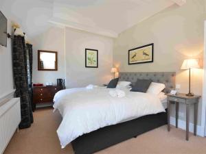 King Room with Garden View room in The Bathurst Arms
