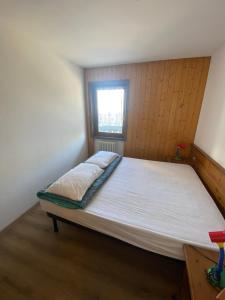 Apartamento de 2 dormitorios con balcón