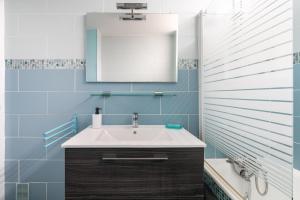 Appartements Le Blanqui - Face RER B Free Parking : photos des chambres
