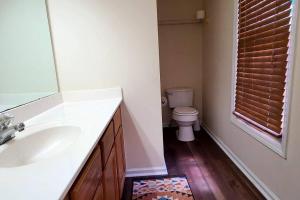 Sweet Home in the heart of Cary Close to NCSU UNC DUKE