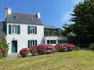 Maison avec vue mer et accès plage à Plougasnou - Ubytování bez kategorie ve městě Plougasnou