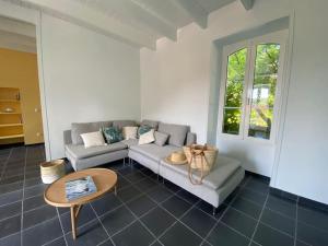 Maisons de vacances Maison avec vue mer et acces plage a Plougasnou : photos des chambres