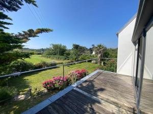 Maisons de vacances Maison avec vue mer et acces plage a Plougasnou : photos des chambres