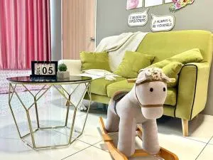 Unicorn Fairy Theme 2BR Airport Suite# Straits Intl# Pantai Hospt - Kampong Batu Maung