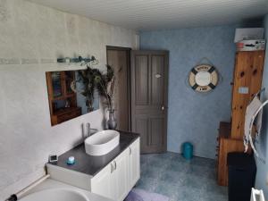 B&B / Chambres d'hotes chambre d hote piscine proximite etretat piscine ouverte du 15 avril au 30 septembre : photos des chambres