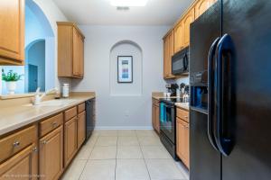 Cozy Vista Cay Condo right next to Clubhouse