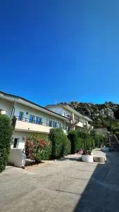 Albatros Apartments - Torre di Gaffe