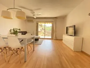 TarracoHomes, TH156 Casa Roser Familiar y con Piscina Compartida - Ferrán