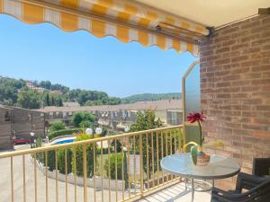 TarracoHomes, TH156 Casa Roser Familiar y con Piscina Compartida