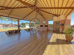 Chalé perfeito para Férias c 3 Quartos e Piscina