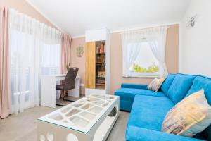 Pinia Apartment Split