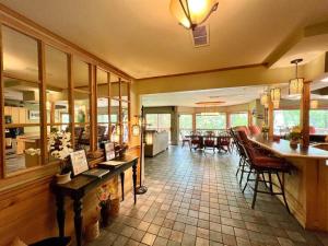 The River Haven - Sleeps 32 - on Guadalupe River