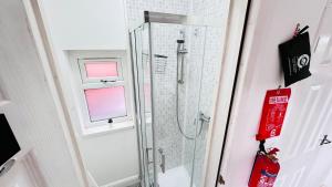 Pengam House Cardiff by Smart Corporate Stays