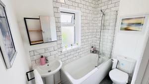 Pengam House Cardiff by Smart Corporate Stays