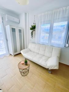 Minu sonniges Studio in direkter Strandnähe, schnelles Internet, freies Parken, nahe Flughafen