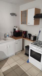 Appartements Appartement 4 couchages - Centre ville St Donat sur l-Herbasse : photos des chambres