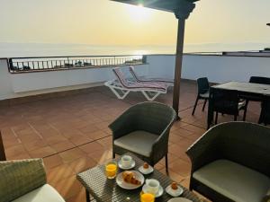 Casa Heidi - Pool - Sunsets - Ocean, Cliffs view - garage - AC