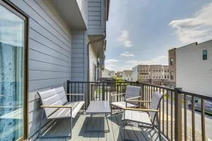 Frederick Townhome with Balcony, Close to Parks! - Frederick