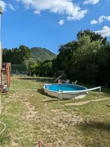 Maison 3 chambres, extérieur avec piscine - Montaulieu