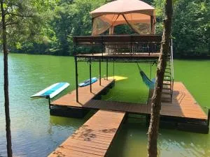 Crystal Blue Lake House on Lanier Waterfront with Private Dock - 奥克伍德