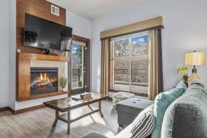 S105 Canmore Stay- Hot tub, stream rm, gym, parking Mtn Retreat - Banff