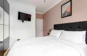 amazing apartments - Avondale Pl by Stockbridge