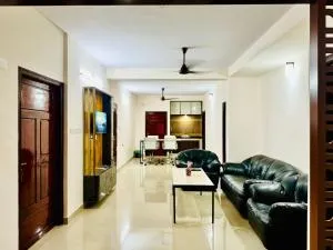 SERENE POND RETREAT KOWDIAR 4bhk apartment - Nedumangād