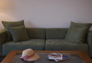 White Ibex - Romantic Vineyard Hideaway with Sea & Sunset Views