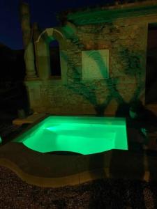 Maisons de vacances Maison elegante a Villalier avec Jacuzzi : photos des chambres