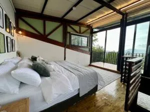 Luxury mountain top cabin steps away from Jericó - Hispania