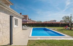 4 Bedroom Lovely Home In Krancici