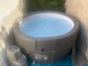 Maison Jardin+Jacuzzi lété, plage à 1 km