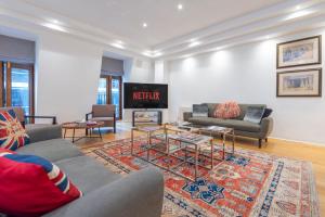 Mayfair Piccadilly - The Choice