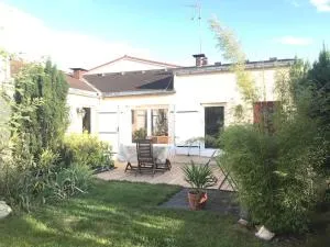 Maison tranquille terrasse bois et verdure - Cadaujac