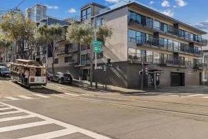 The Suites at Fisherman's Wharf - North Point Public Housing