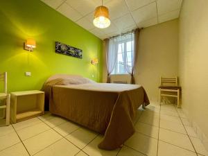 Maisons de vacances Gite renove 2018, au coeur de la nature, activites plein air, 3 chambres, jardin privatif, proche Via Fluvia - FR-1-582-261 : photos des chambres