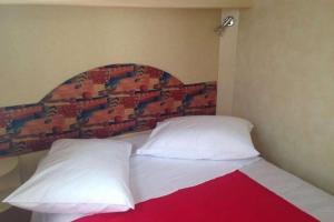 Apartments with parking space Grebastica, Sibenik - 23339