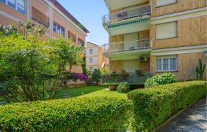 2 Bedroom Beautiful Apartment In Cavi Di Lavagna