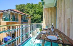 2 Bedroom Beautiful Apartment In Cavi Di Lavagna