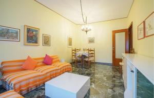 2 Bedroom Beautiful Apartment In Cavi Di Lavagna