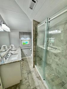 Riverbend Motel & Cabins