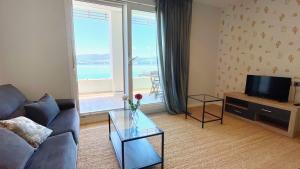 The Cliffs A Ribeira - Areoura